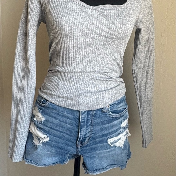 American Eagle Outfitters torn short shorts - Picture 1 of 4